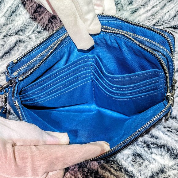 EUC - COACH DOUBLE ZIP WALLET (F87587) - Picture 4 of 4